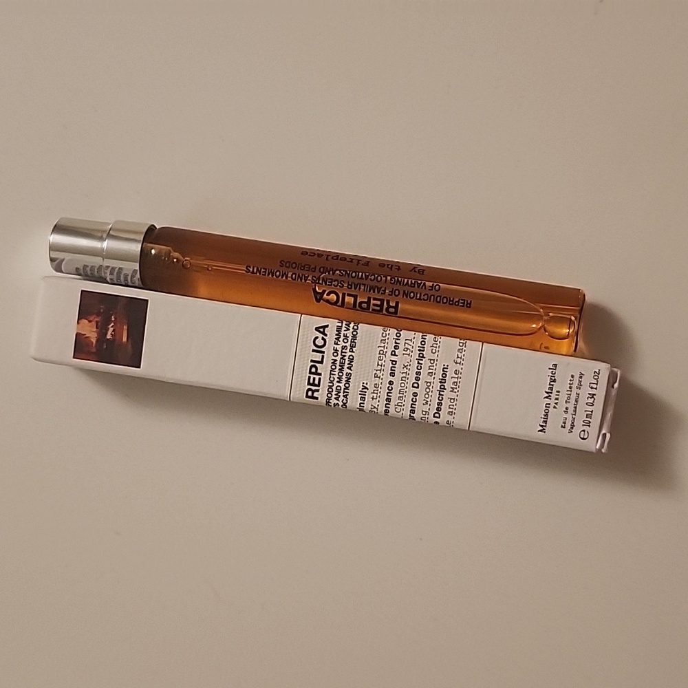 Replica by the fire place 10ml perfume cologne